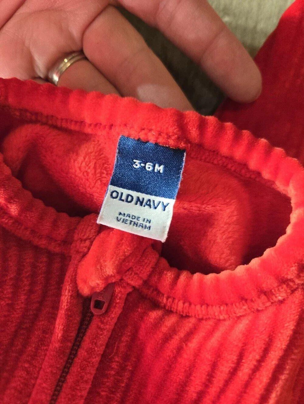 Old Navy Red Ribbed Fleece-Lined Footed One-Piece Pajamas Size 3-6M Baby NWOT